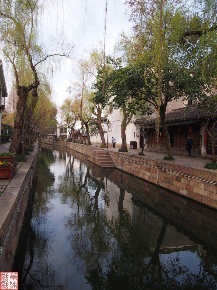 【新春走基层】贵阳观山湖灯会庙市“焕新”重启